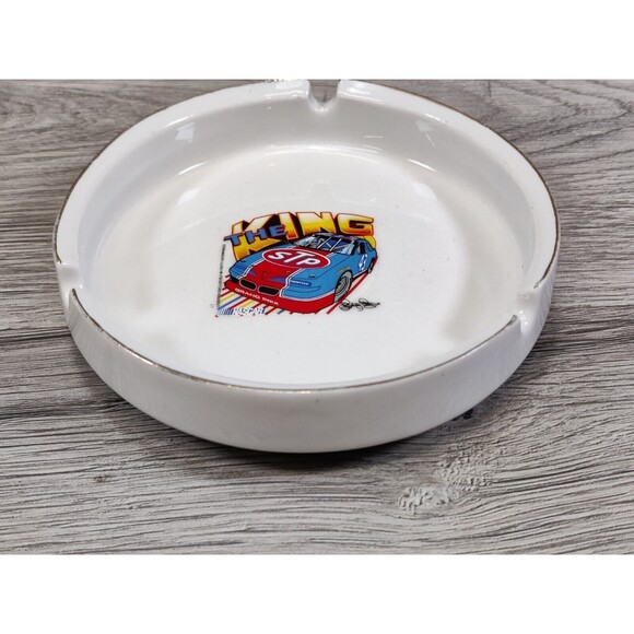 Vintage NASCAR RICHARD PETTY THE KING ASHTRAY - Picture 2 of 6